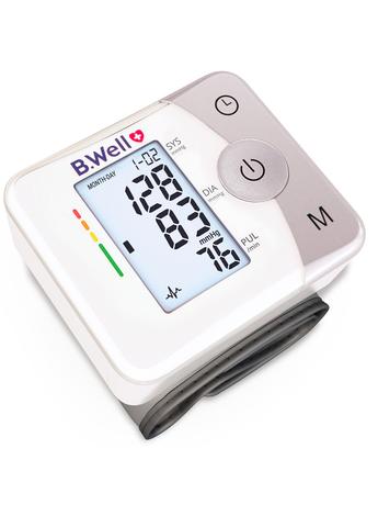 Фото Тонометр B.Well MED-57 на запястье